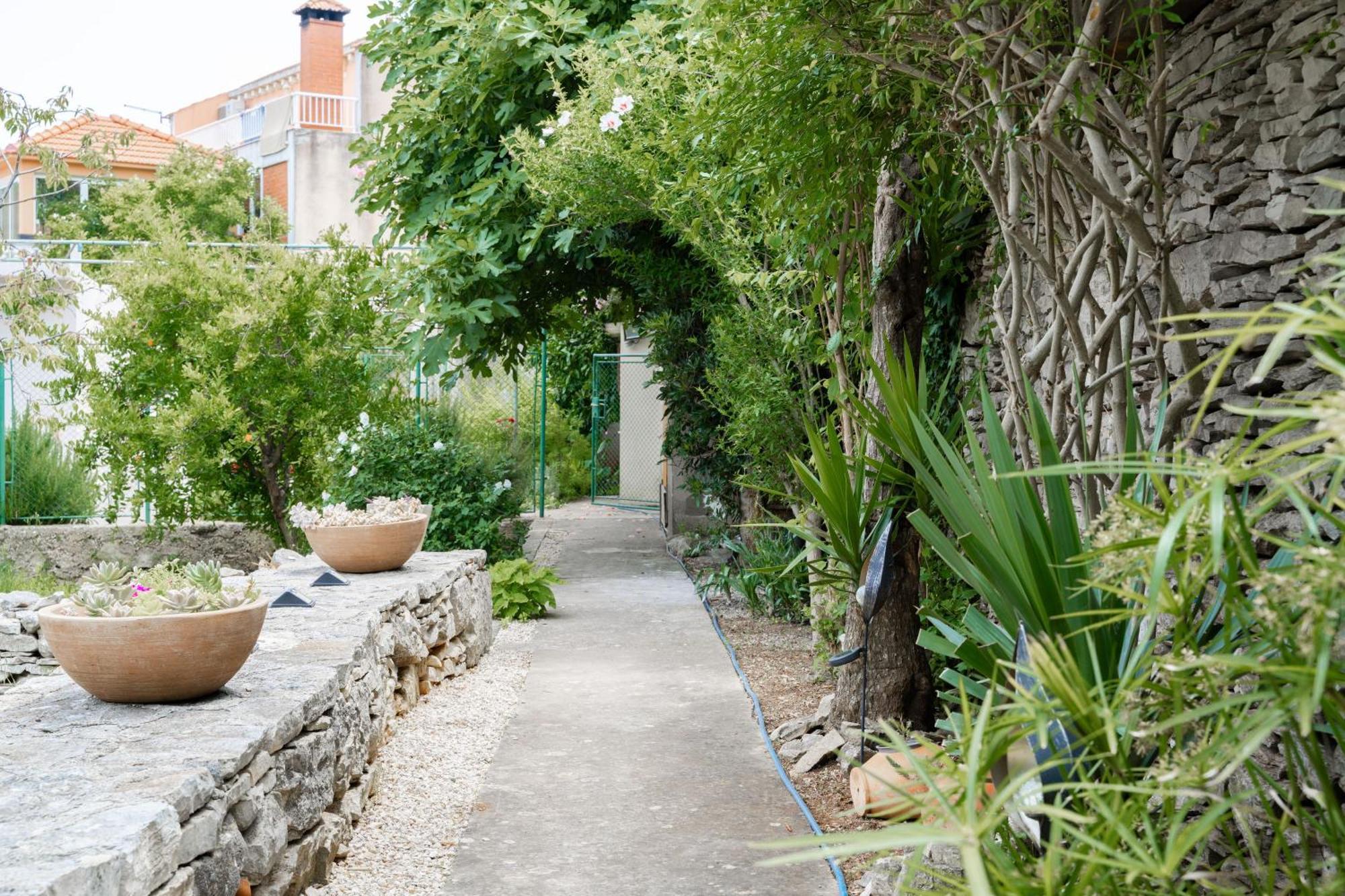 Garden Apartment Vela Luka Esterno foto